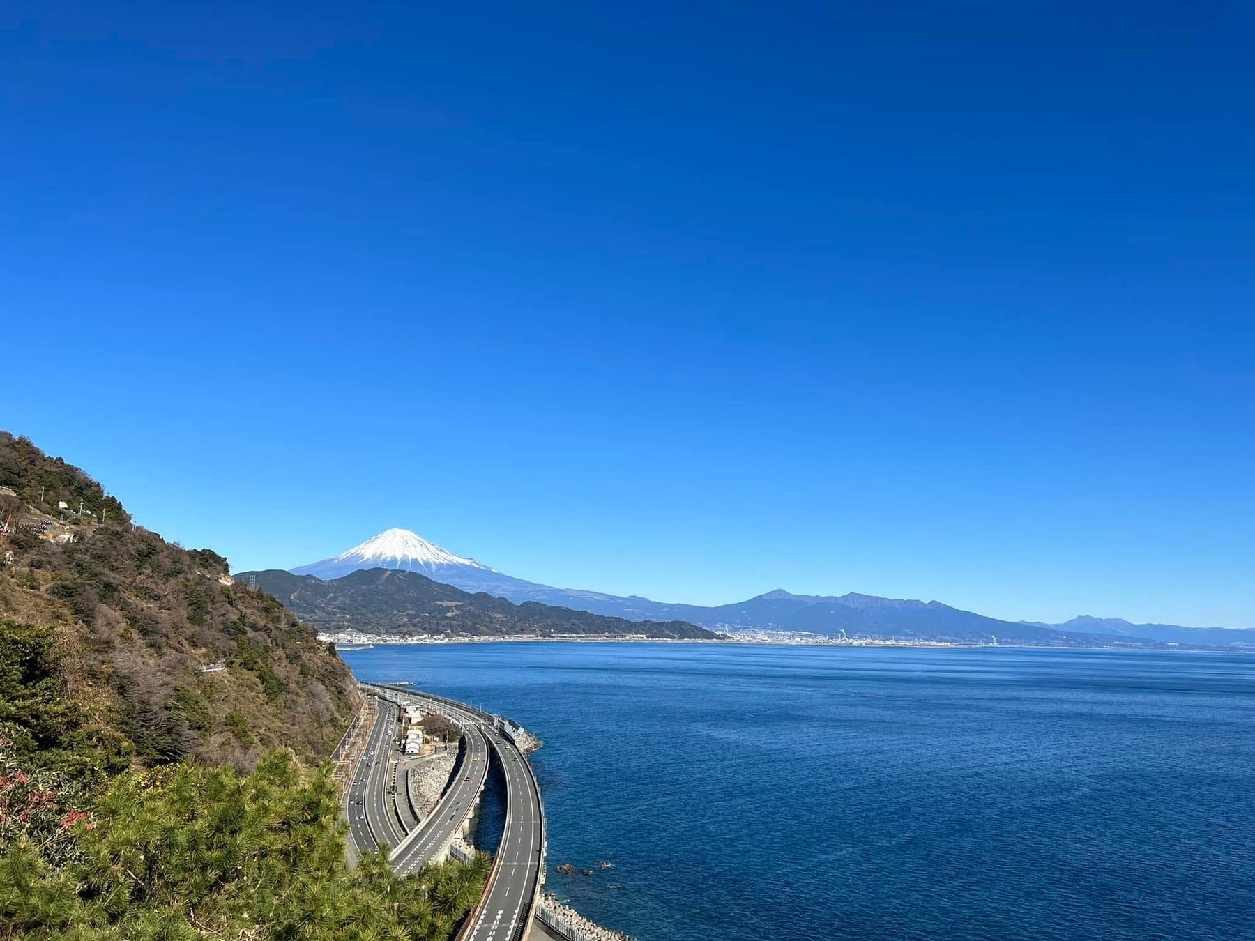 駿河湾越しの富士山